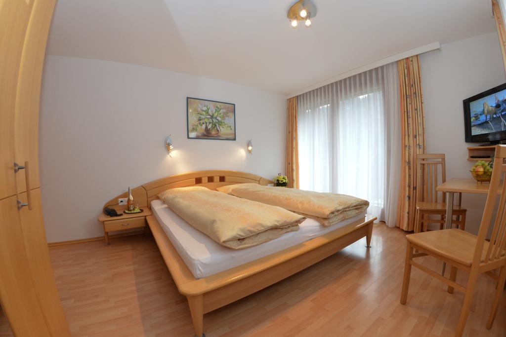 Hotel Arch San Martin Samnaun Zimmer foto